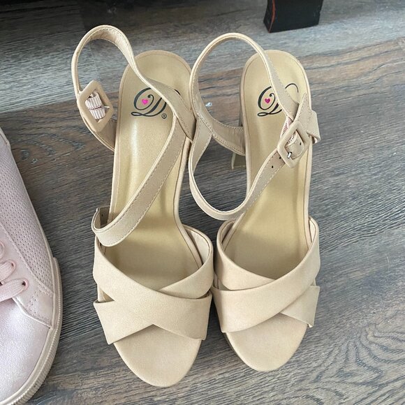 Nautica, Forever 21, Diva & More Ladies Shoes & Sneakers PreOwned Size 7 & 7 1/2 - Picture 8 of 9